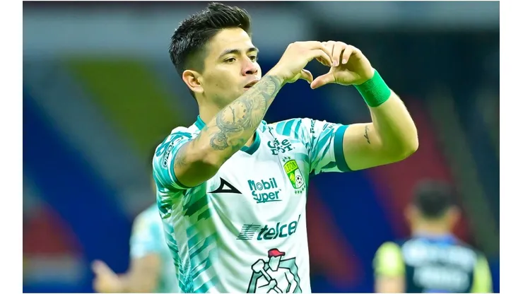 Victor Davila, León