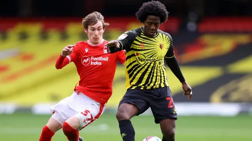 Luego de un año sin jugar Carlos Sánchez llegó a su nuevo equipo y ya debutó