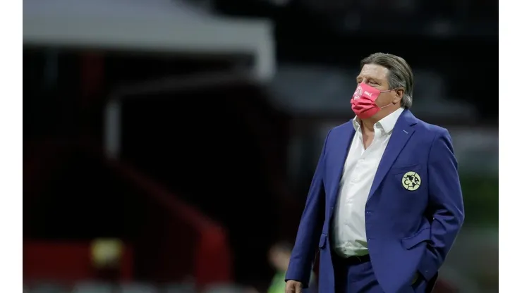 Herrera sigue enojado con Martinoli y Luis García.