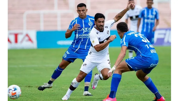 Godoy Cruz se quedó con una victoria importante.