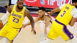 LeBron James con Devin Booker