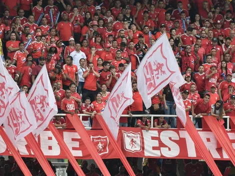 Viral: hinchas 'Escarlatas' acompañaron a América Femenino en su debut en la Libertadores