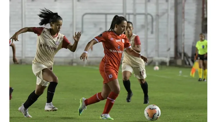 Universitario es el único equipo que representa al Perú.