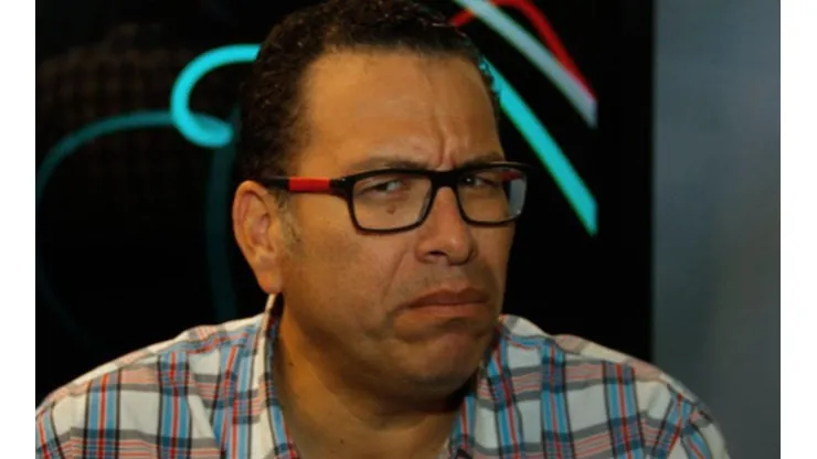 Phillip Butters reveló que él también recibió un mensaje para que su madre sea vacunada.