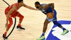 Giannis Antetokounmpo y LeBron James (Foto: Getty)