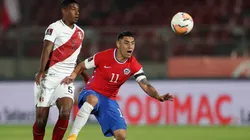 Miguel Araujo es titular en FC Emmen, donde también milita Sergio Peña.