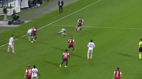 Video: Nico Domínguez se lesionó solo y salió rengueando