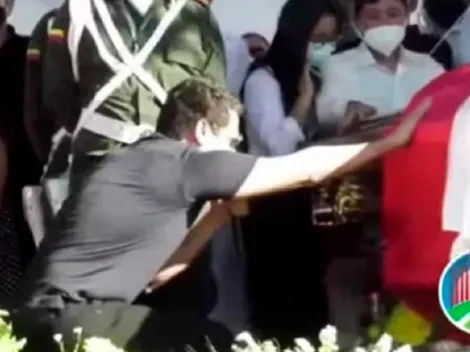 Se quebró en tarima: Silvestre Dangond lloró cantándole al ataúd de Oñate