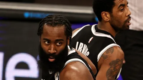 James Harden y Kyrie Irving (Foto: Getty)