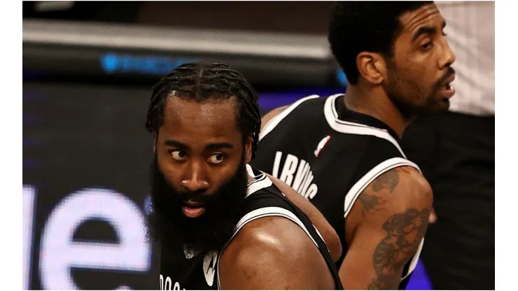 James Harden y Kyrie Irving (Foto: Getty)
