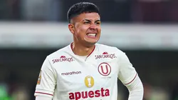 Jairo Concha jugando para Universitario de Perú.