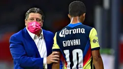 Herrera y Giovani Dos Santos no tuvieron la mejor relación.