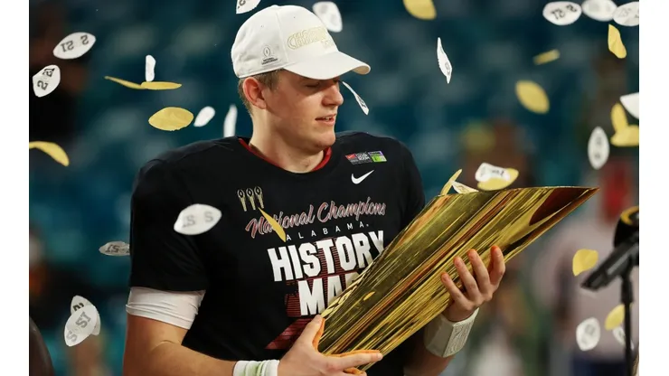 Mac Jones, quarterback que será elegido en el Draft 2021.