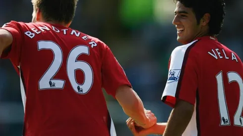 Carlos Vela y Nicklas Bendtner, la pesadilla de Portsmouth. (Foto: Getty Images)