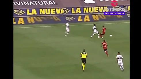 El patadón de Vigo a Sinisterra.