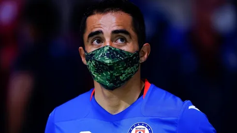 Rafael Baca es criticado por la afición de Cruz Azul.