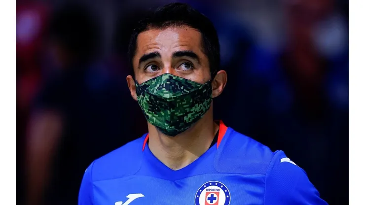 Rafael Baca es criticado por la afición de Cruz Azul.