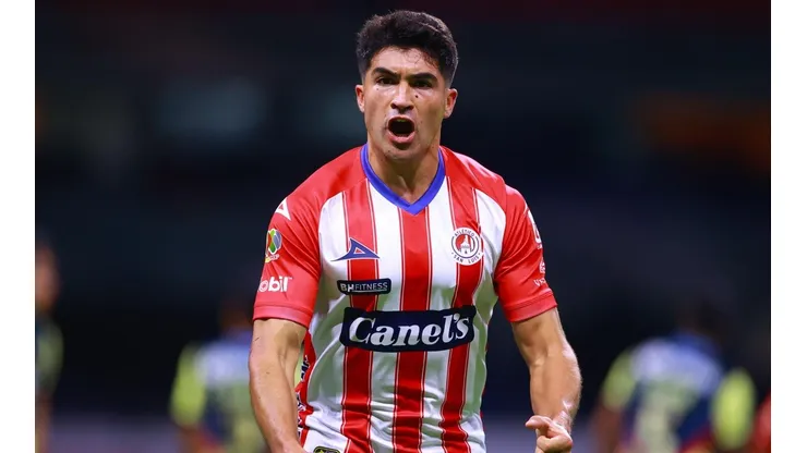 Nicolás Ibáñez igualó a Alexis Canelo en lo más alto