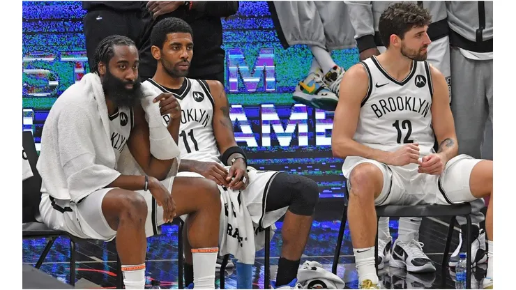 James Harden, Kyrie Irving y Joe Harris (Foto: Getty)