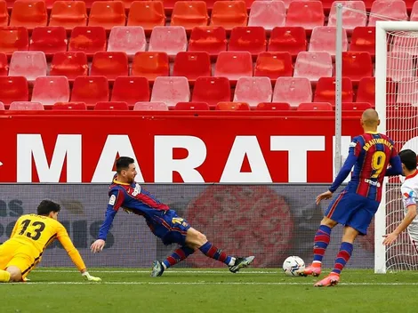Messi se fue mano a mano, falló en la primera pero de derecha marcó el 2-0