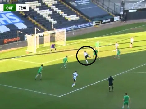 Video: taco volador para un golazo digno de Puskas en Inglaterra