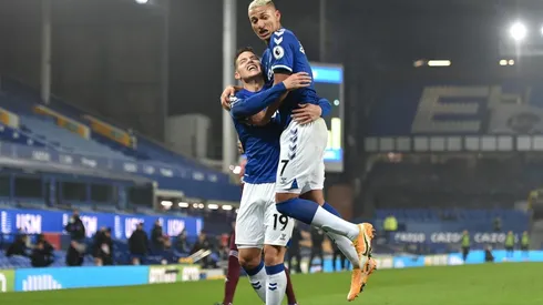 James Rodríguez y Richarlison juntos en el Everton.