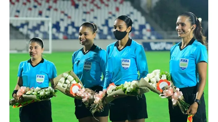 María Dazo, Mary Blanco, Nataly Arteaga y Vanessa Ceballos.