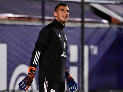 Nahuel Guzmán tundió a los detractores por el gol de mitad de cancha