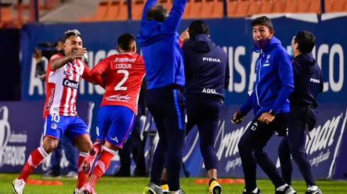 Atlético de San Luis marca un gol imposible ante Tigres UANL.