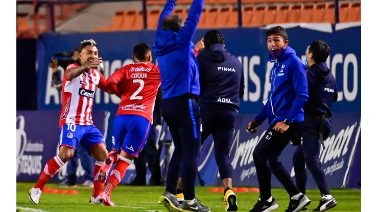 Atlético de San Luis marca un gol imposible ante Tigres UANL.
