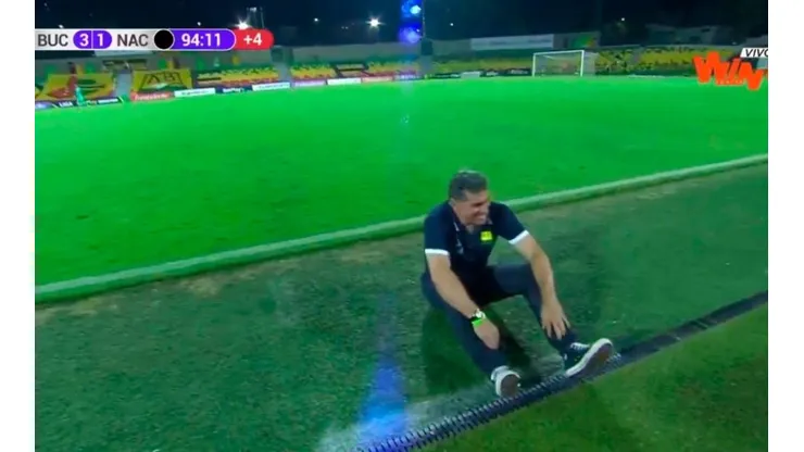 Luis Fernando Suárez en su debut como DT de Atlético Bucaramanga.
