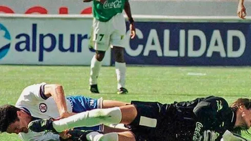 Ángel David Comizzo pateó a Carlos Hermosillo en el área en la Final León vs. Cruz Azul.