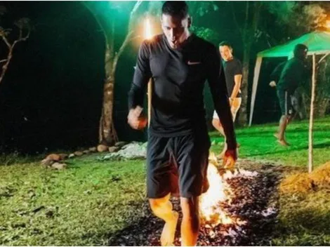 Increíble: El colombiano Pablo Sabbag entrena caminando sobre fuego en Argentina