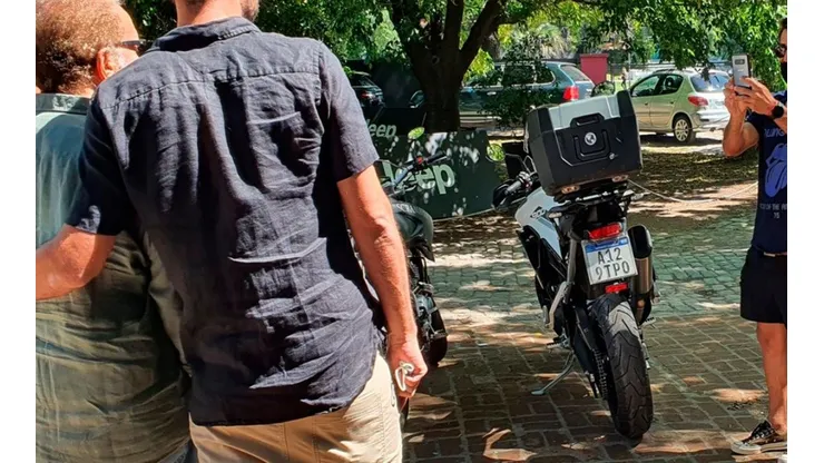 Épico momento: le pidió a Ponzio que le saque una foto sin saber quién era