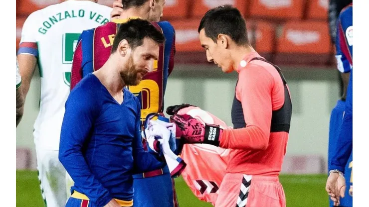 El tuit del arquero que cambió la camiseta con Messi: "Me sorprendió, pero..."