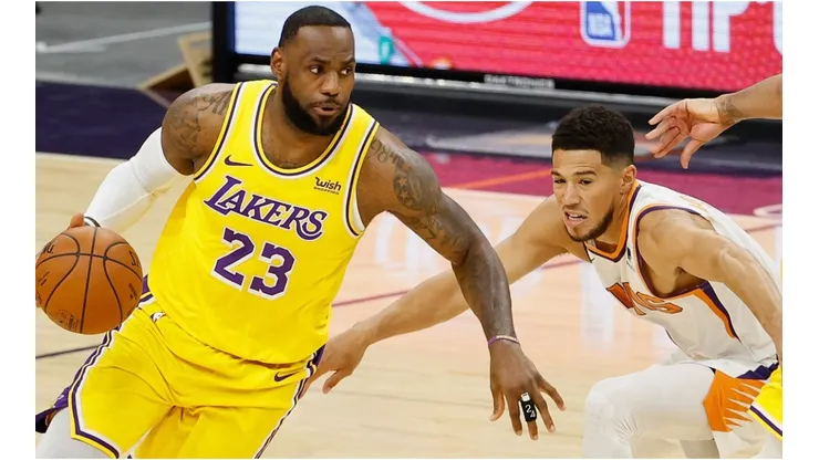 LeBron James y Devin Booker, NBA