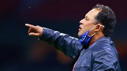 Juan Reynoso fue jugador y campeón con Cruz Azul.