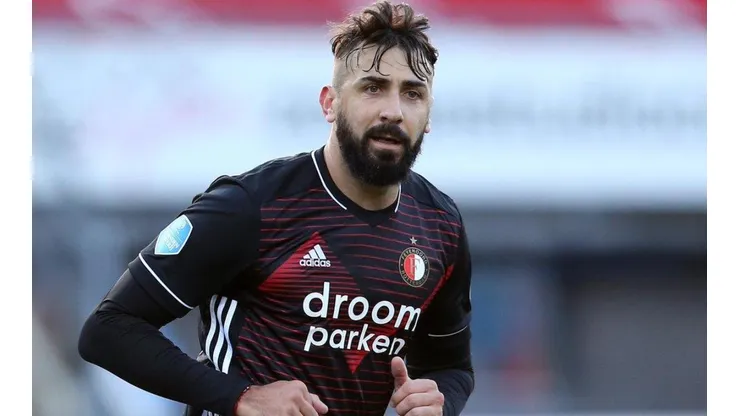 Lucas Pratto con la camiseta de Feyenoord.