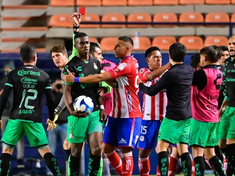 Santos Laguna castigará a Félix Torres por agresión