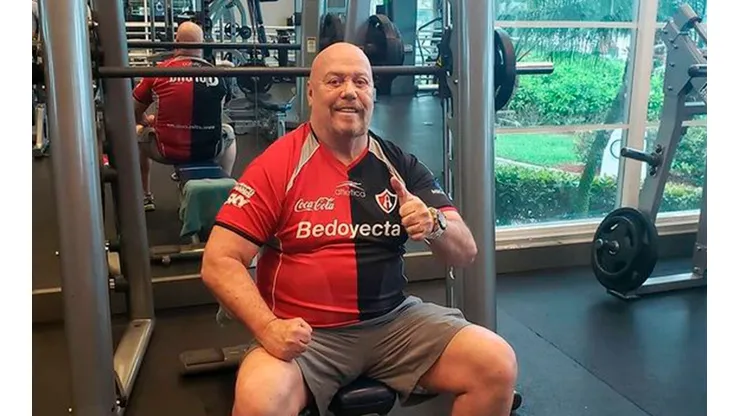El 'Perro' Bermúdez es un fiel seguidor del Atlas.