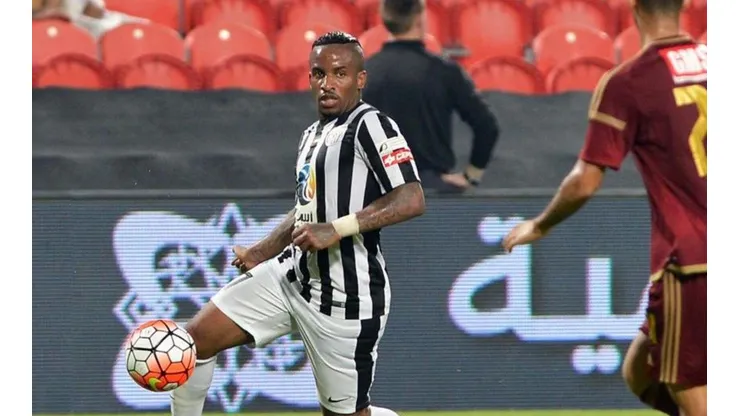 Jefferson Farfán jugó en el Al Jazira de Emiratos Árabes.