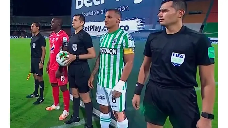 Así fue el lamentable arbitraje en el duelo Nacional vs. América