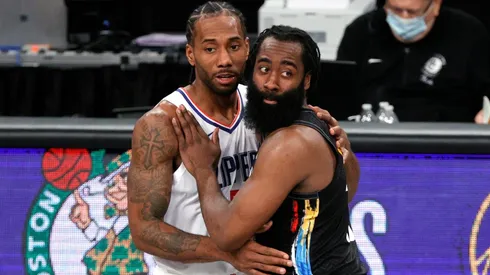Kawhi Leonard y James Harden (Foto: Getty)
