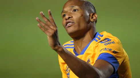 Buscan a Luis Quiñones desde el Brasileirao