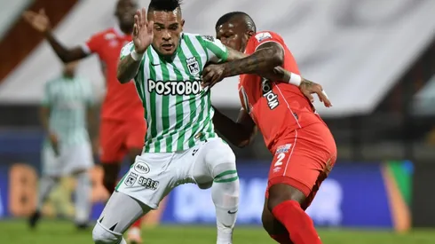 El duelo entre Jonathan Álvez y Marlon Torres en el clásico entre Nacional y América.