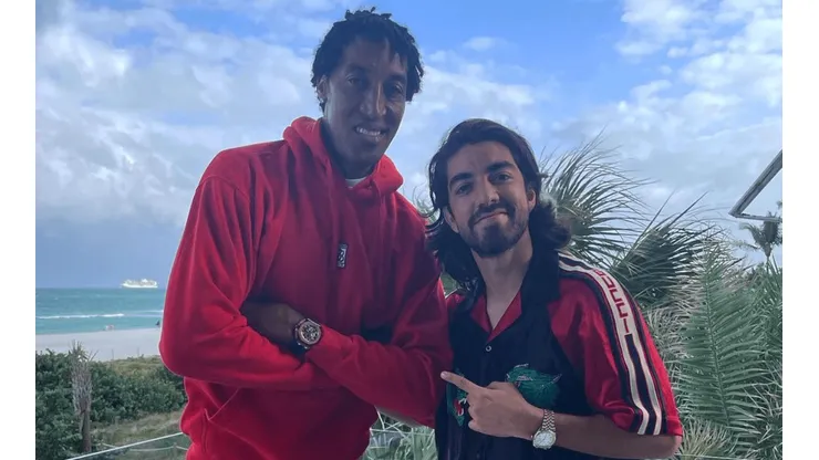 Rodolfo Pizarro con Scottie Pippen en Instagram.