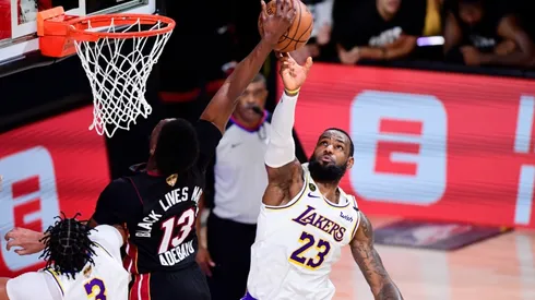 Bam Adebayo y LeBron James (Foto: Getty)