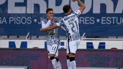 Sebastián Córdova le cedió su penal a Henry Martín con un toque