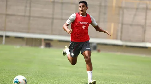 Alex Valera fue la figura al anotar tres goles.