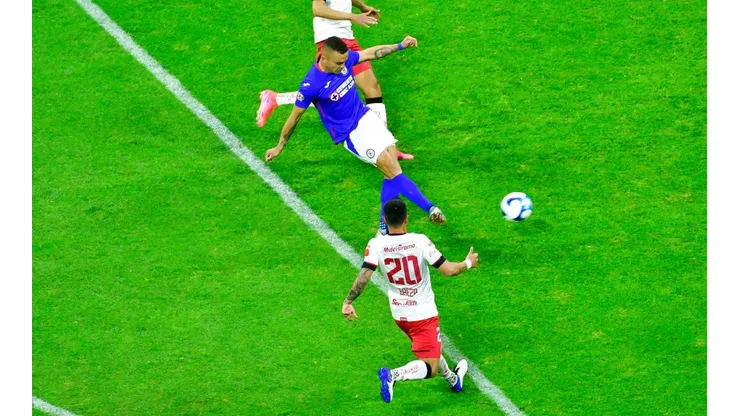 Jonathan Rodríguez adelantó a Cruz Azul ante Toluca